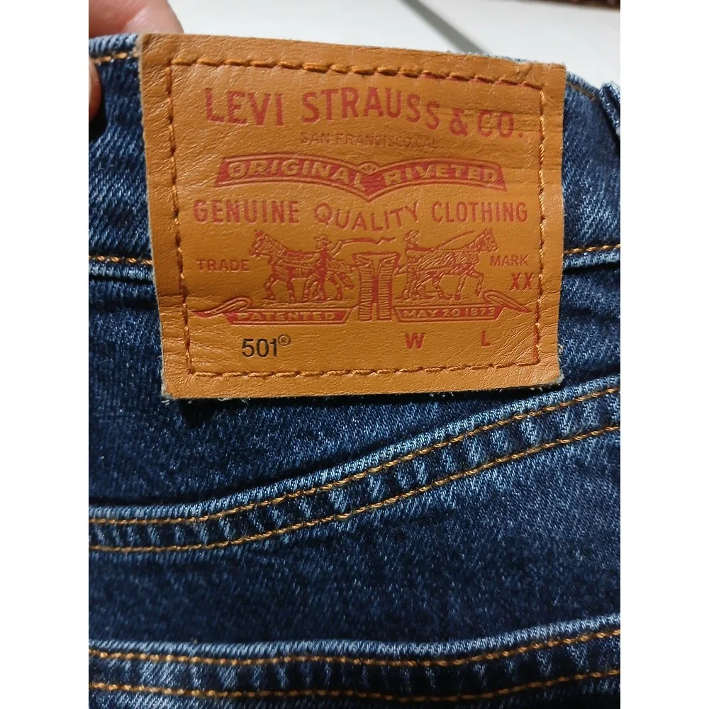 Levis 501 Original Fit Jeans Womens 25x30 Dark Wash Straight Leg 12501-0554